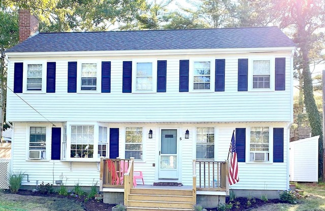 Short 1/2 mile walk to the beach! Located in beautiful Harwich.