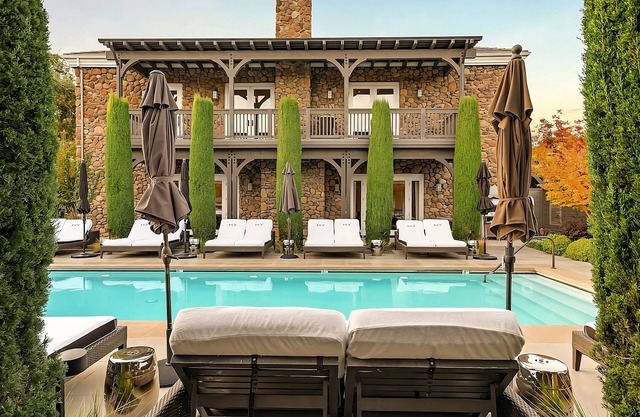 Short Drive from Napa Valley Wine Train! Pet-friendly Hotel, Outdoor Pool & Spa!
