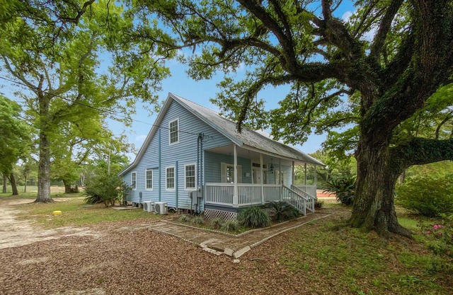 SHORT DRIVE TO BEACH, NEAR SPORTS PLEX IN GULF SHORES!