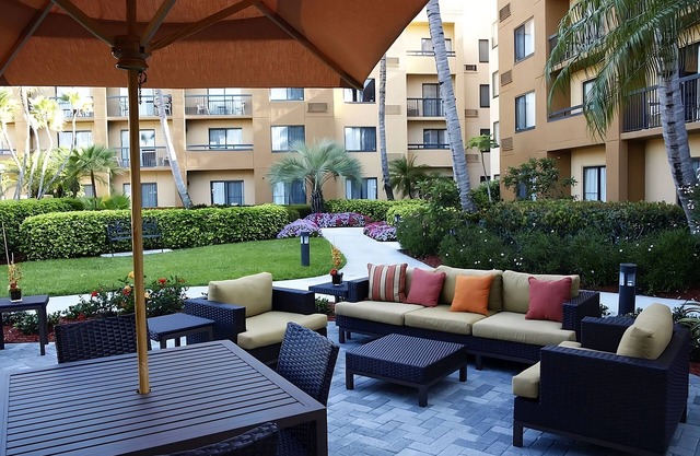 Short Drive to Boca Raton Beach! Pets Are Welcome, Free Parking, Pool!