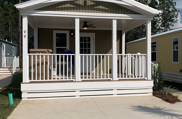 Short drive to the beautiful 30-A beaches!! Cozy Riverwalk Landing Cottage 3-C