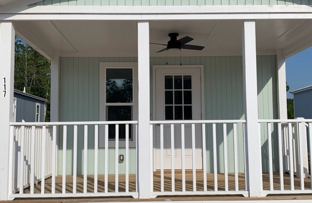 Short drive to the beautiful 30-A beaches!! Cozy Riverwalk Landing Cottage 6-F