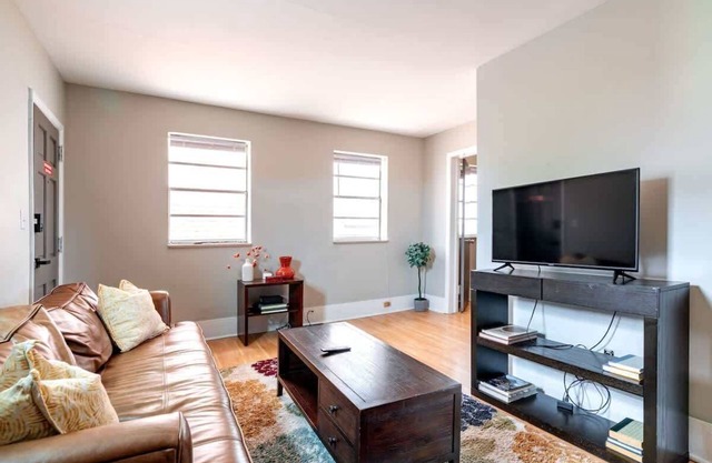 Short North - Convention - Private Parking - Pets