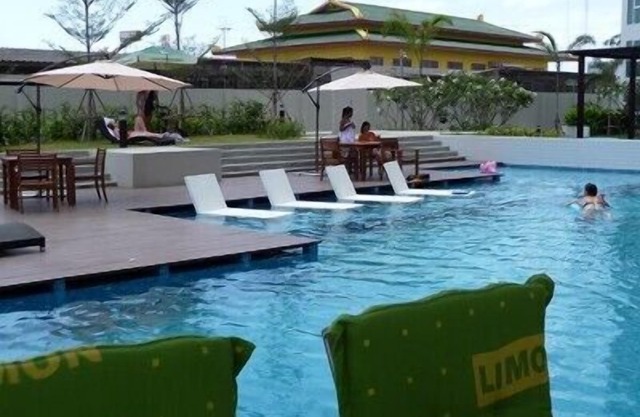 Sauber, gut versorgt, ins Zentrum Hua Hin. Auch 2 schlafzimmer Condo.