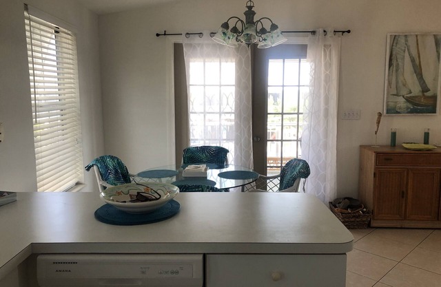 SHORT TERM RENT WITH 10k BOAT LIFT Avail from 5/1/2025 for 5-6 months