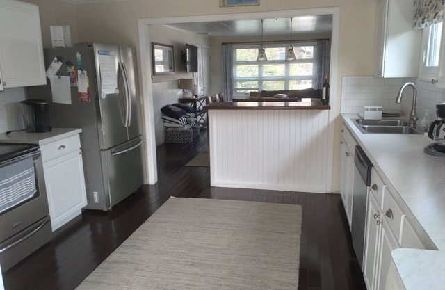Short walk to Ocean beaches, excellent restaurants and entertainment