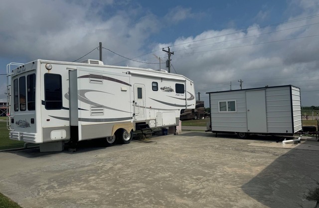 Short walk to the beach! This camper & cabin offer a perfect getaway!