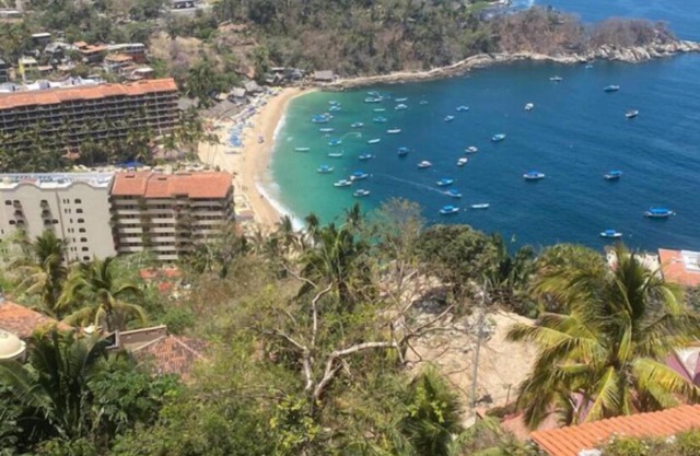Showstopper 3-bedroom condo with AC & WiFi with phenomenal Mismaloya Bay views