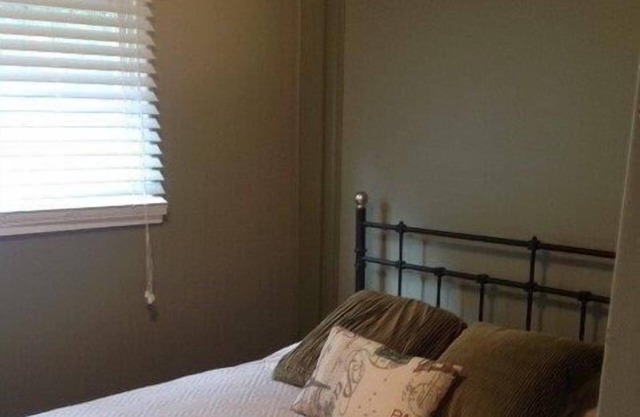 Shuswap Escape - Two Bedroom Close to the Lake