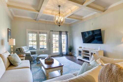 Shuttle to Beach Ocean View Home with Patio