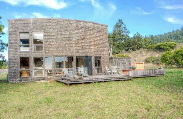 Sibley | Beautiful Ocean Views & Hot Tub!