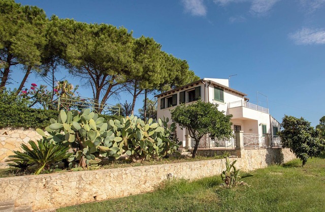 Sizilien von seiner schönsten Seite: Villa mit Gemeinschaftspool, Strandnähe
