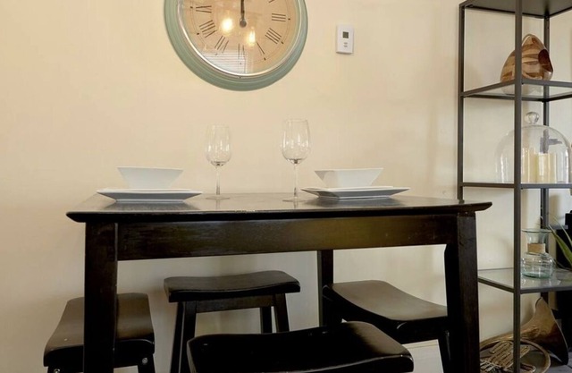 Side Street Oasis: 2bdrm+Den Open Concept