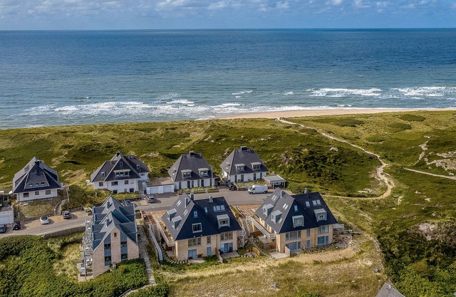 Sie wohnen im Süden von Sylt zwischen Dünen und Meer mit direktem Meerblick.