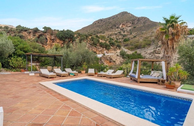 Siempre Verde Alcaucín by Ruralidays