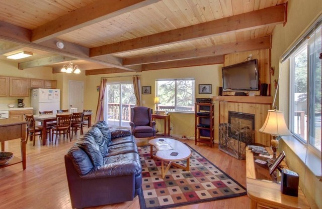 Sierra Breeze, 25 Miles From Yosemite National Park!