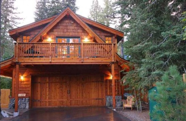 Sierra View Bedroom · Private Cozy Lakeside Studio