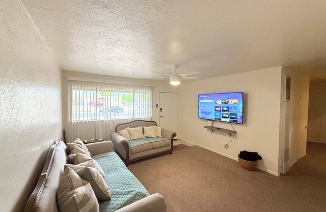 Sierra Vista Hideaway! Pets! Near Mall + Restaurants!