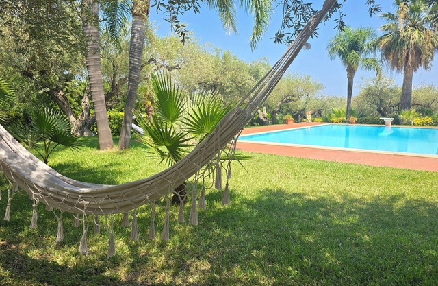 * SIKELIA LUXUSHAUS * Exklusiver Pool & Whirlpool