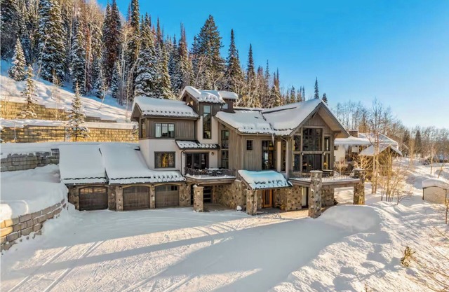Silver Fox Lodge - Luxury Mountain Estate - Sleeps 21
