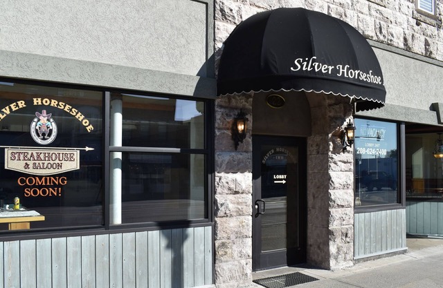 Silver Horseshoe Inn