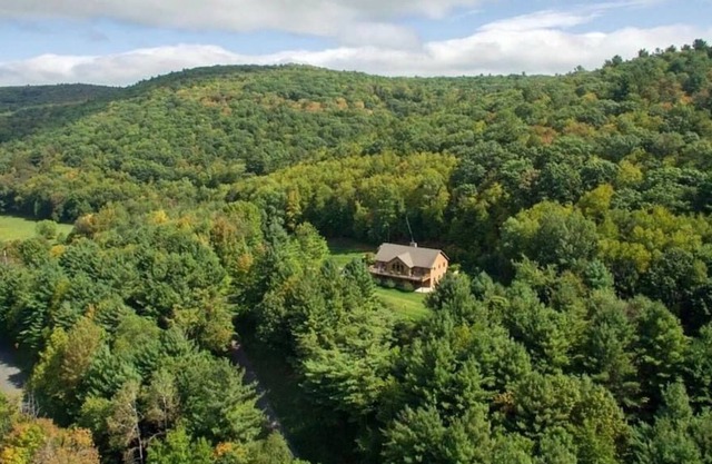 Silver Ridge: sweeping views in luxury chalet