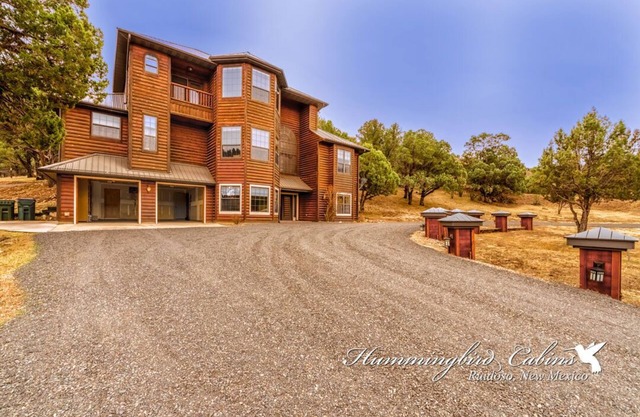 Silver Spur Lodge: Secluded and amazing w/ Hot Tub!