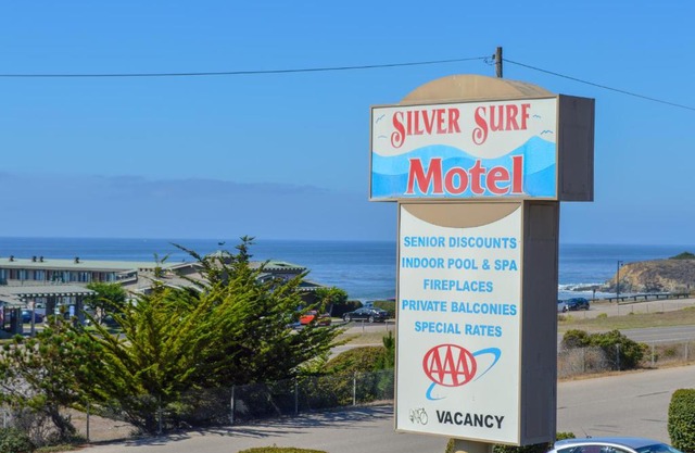 Silver Surf Motel