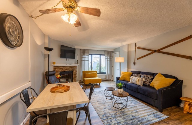 Silvercreek Lodge 1BR w/ balcony, Mountain Escape