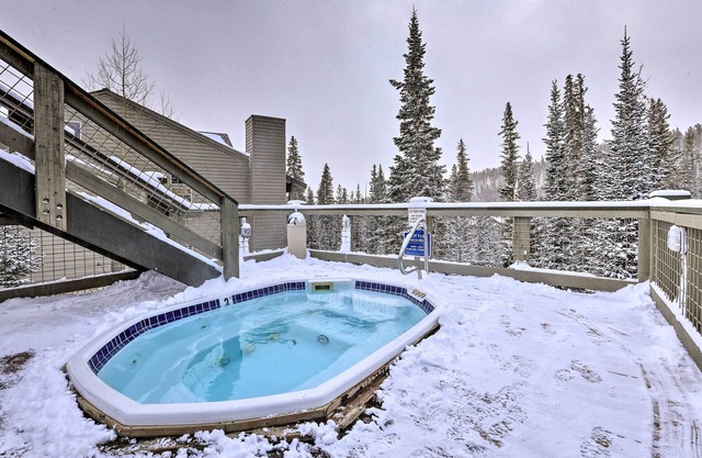 Silverthorne Gem w/ Community Perks: 11 Mi to Ski!