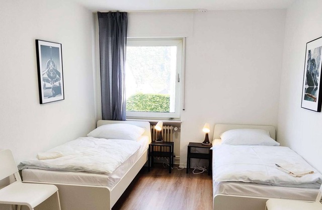 SIM01 Beautiful holiday flat with balcony and WiFi
