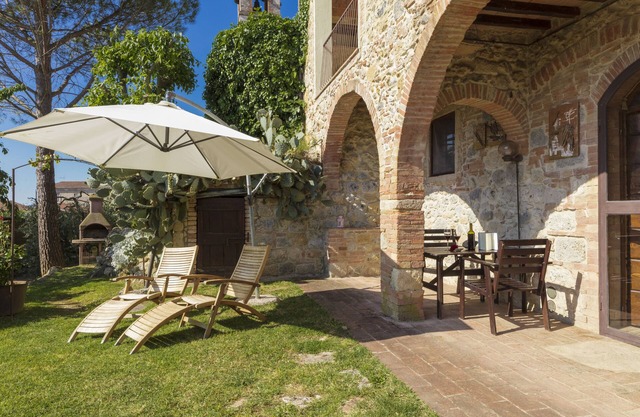 SIMONA Studio mit eigenem Garten und Pool