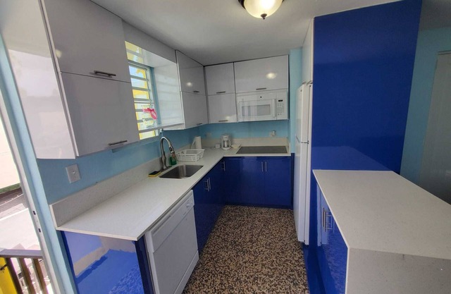 Simple & Comfy 1BR, Walk to Beach, Ferry & Dining -UNIT 6