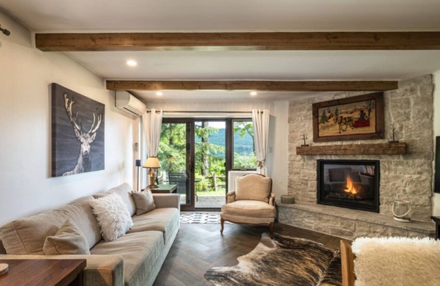Simple & Luxe Condo with View