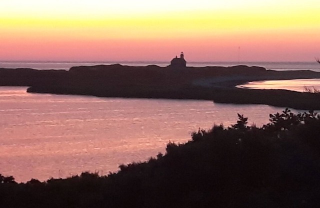 Simplicity With Stunning Sunset View!