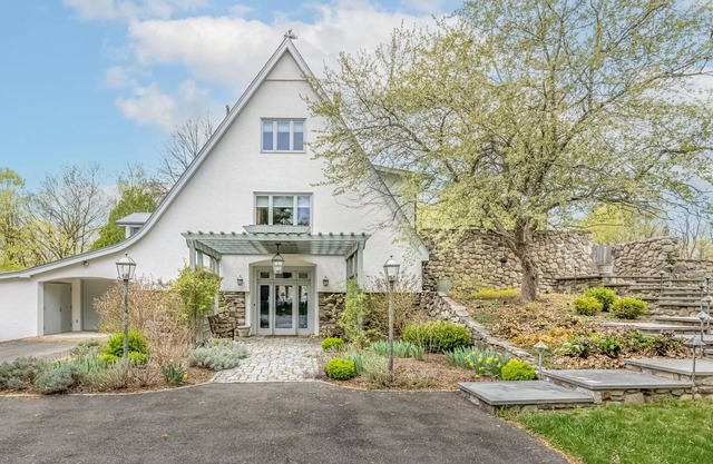 Simply Impeccable Home with a Sweeping Mountain View and Guest House