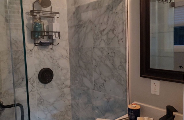 Simply Suite Retreat in Red Rock, Texas close to Lockhart, Bastrop, and COTA.