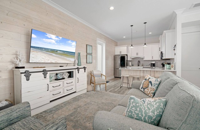 Single Cottage right across the street from the beach with private deeded access
