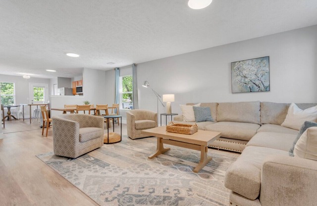 Sutherland Retreat: 3BR, 2BA and 2 car garage