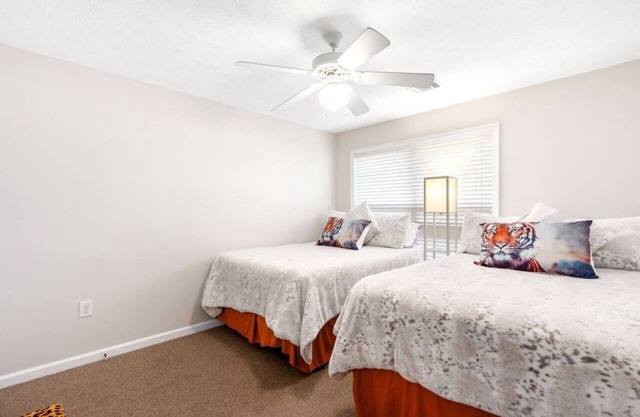 Single Room 2 with Shared Space