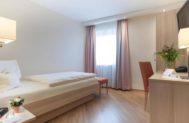 Einzelzimmer "Buchfink" (18m²) - Hotel Schneider am Maar