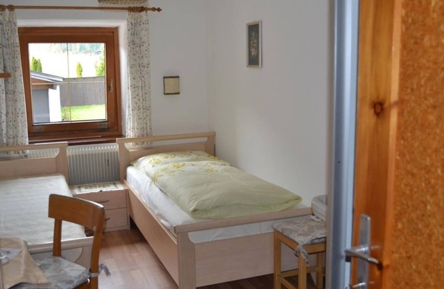 Einzelzimmer mit Dusche - Landhaus Mayer