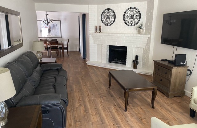 Single Story Charmer in Citrus Heights! Recently Remodeled!
