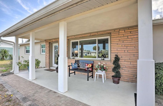 Single-Story Home Walk to Beach, Pier and River