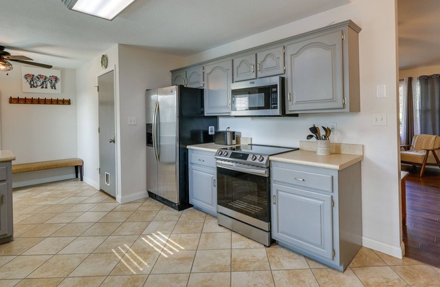 Single-Story Webb City Home w/Deck & Gas Grill!