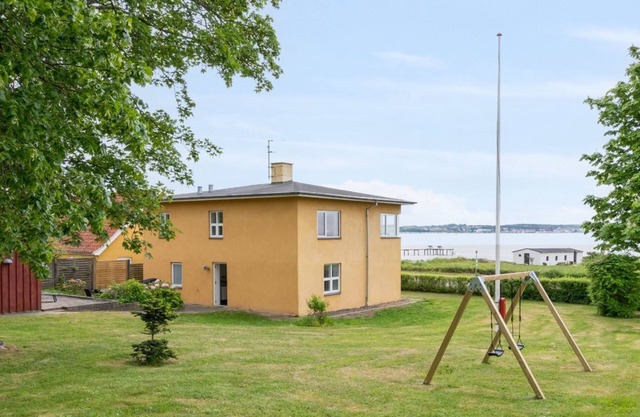 "Sira" - 25m from the sea by Interhome