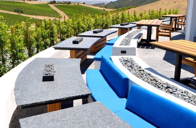 Sirena Vineyard Resort