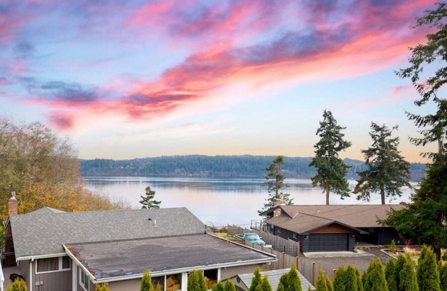 Sirius Lower · 2b1b Unit @Whidbey Island w/ Game Room + Hot Tub