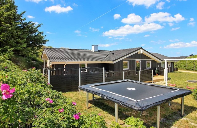 "Sirka" - 200m from the sea by Interhome