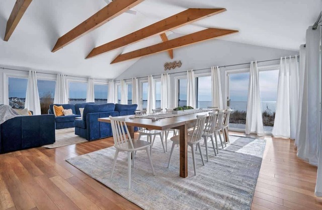 Sister Sands - Waterfront Boho Beach House
